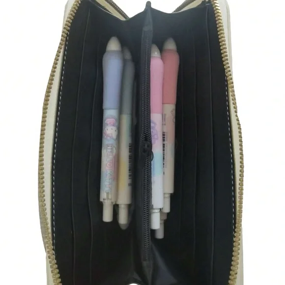 Hello Kitty Pink Wallet - Picture 3 of 3